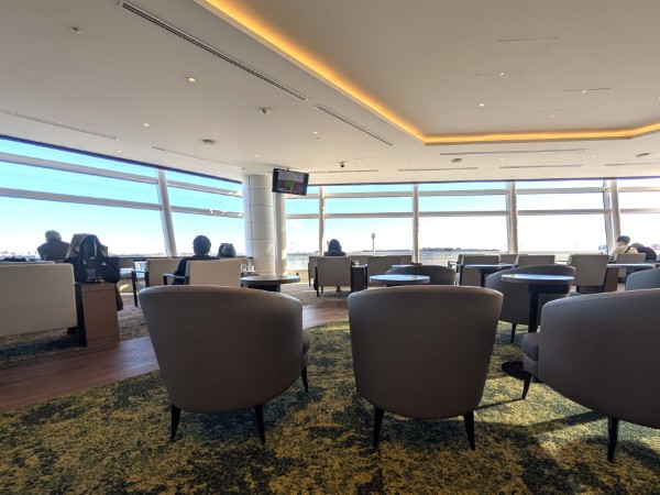 羽田TIATラウンジの内部の様子