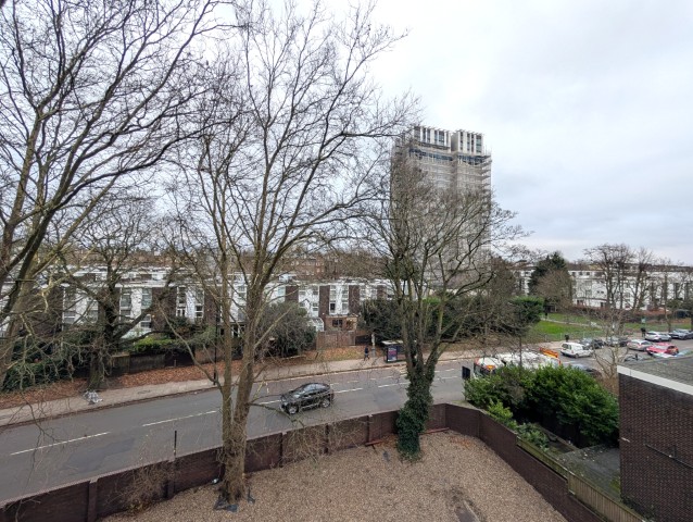 ロンドン マリオット ホテル リージェンツ パーク　窓からの風景（昼）