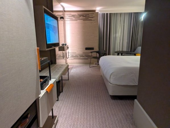 ロンドン マリオット ホテル リージェンツ パーク　デラックスキング　バルコニー付き